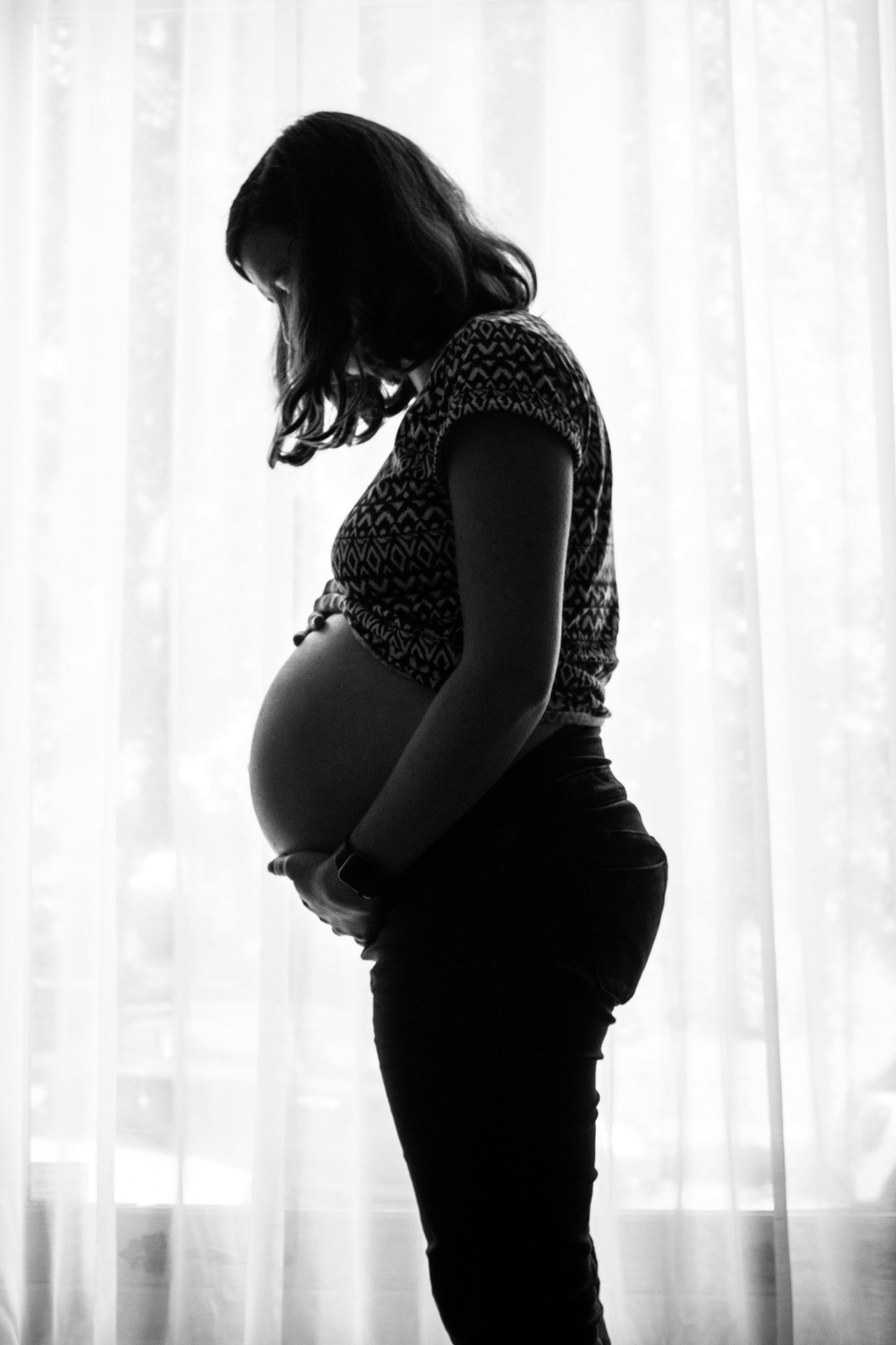 photographe-grossesse-noir-blanc